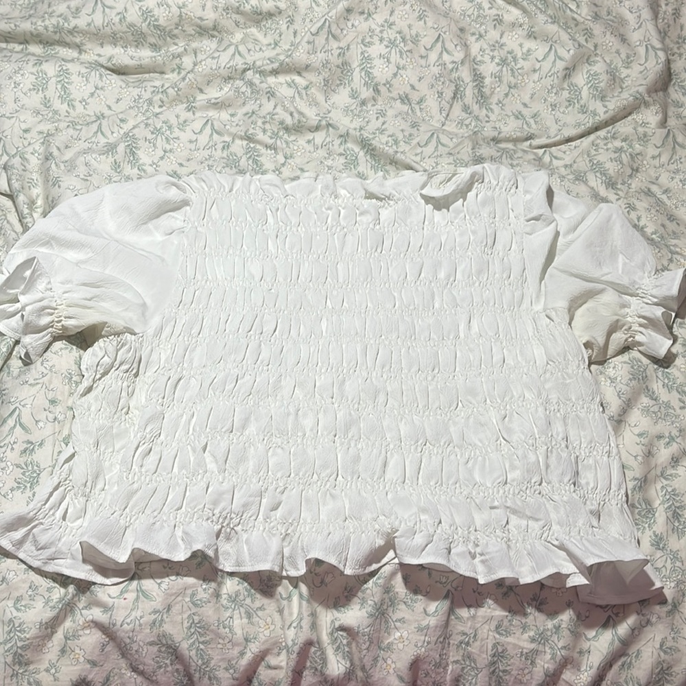 H&M plus size white peplum ruched top